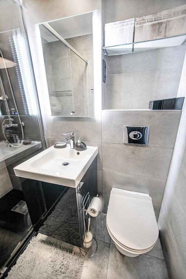 Charming Apt Next To Lazienki Park And City Center Warszawa Exteriör bild